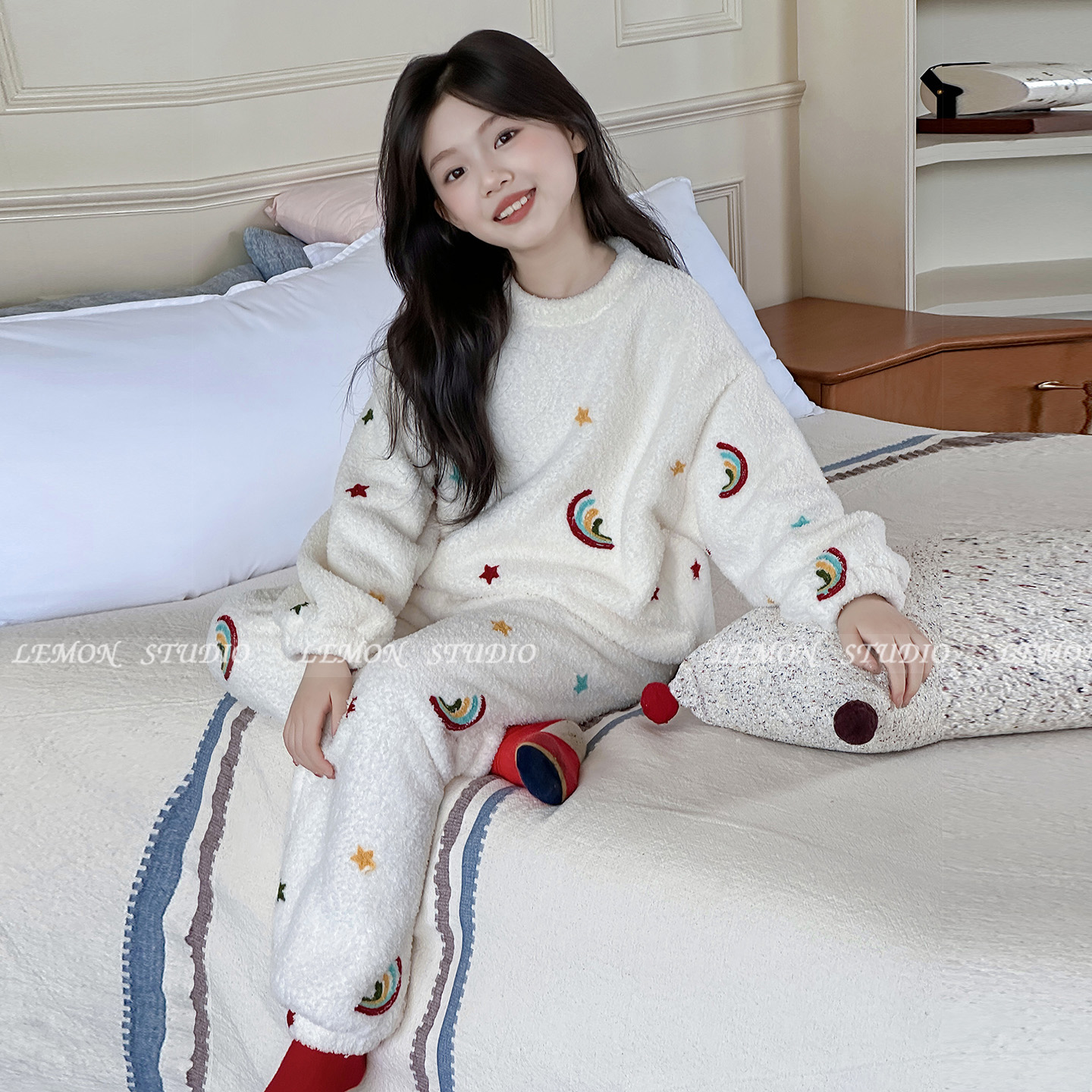 女童珊瑚绒睡衣网红爆款家居套装