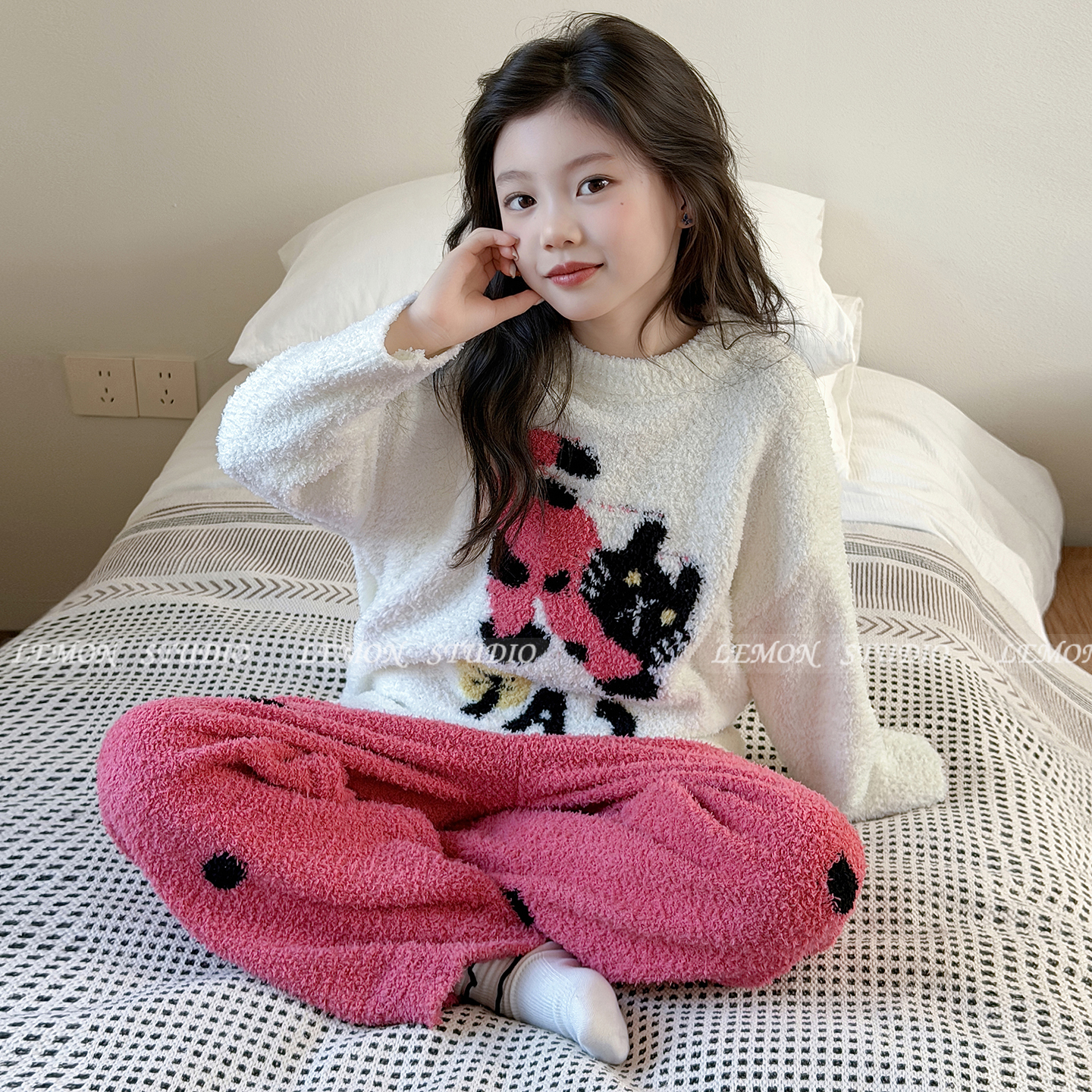 女童睡衣珊瑚绒网红爆款家居服