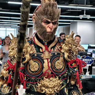 真人穿戴机甲机器人黑神话悟空cos服装商演孙悟空金箍棒齐天大圣