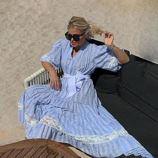 新款 收腰系带连衣裙女中腰 温柔甜美风浅蓝色蕾丝拼接长裙2025冬季