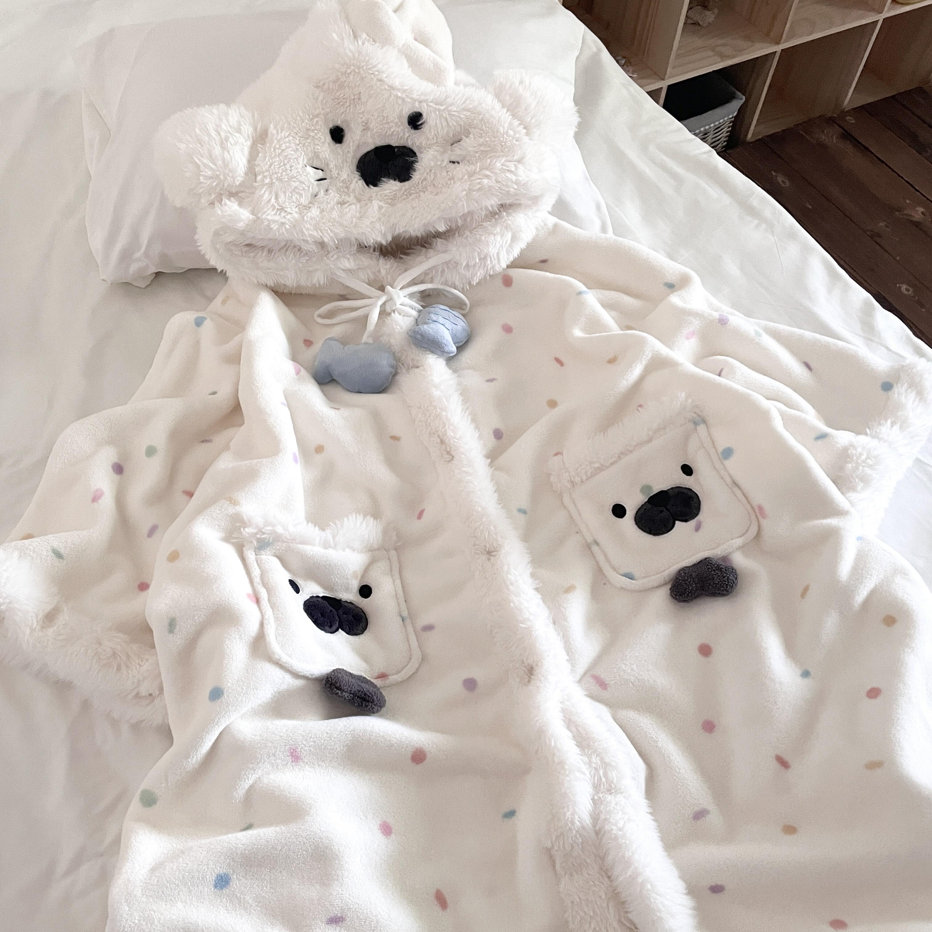 侘町2025新款卡通彩色圈圈小海豹法兰绒斗篷睡袍睡衣女冬季家居服