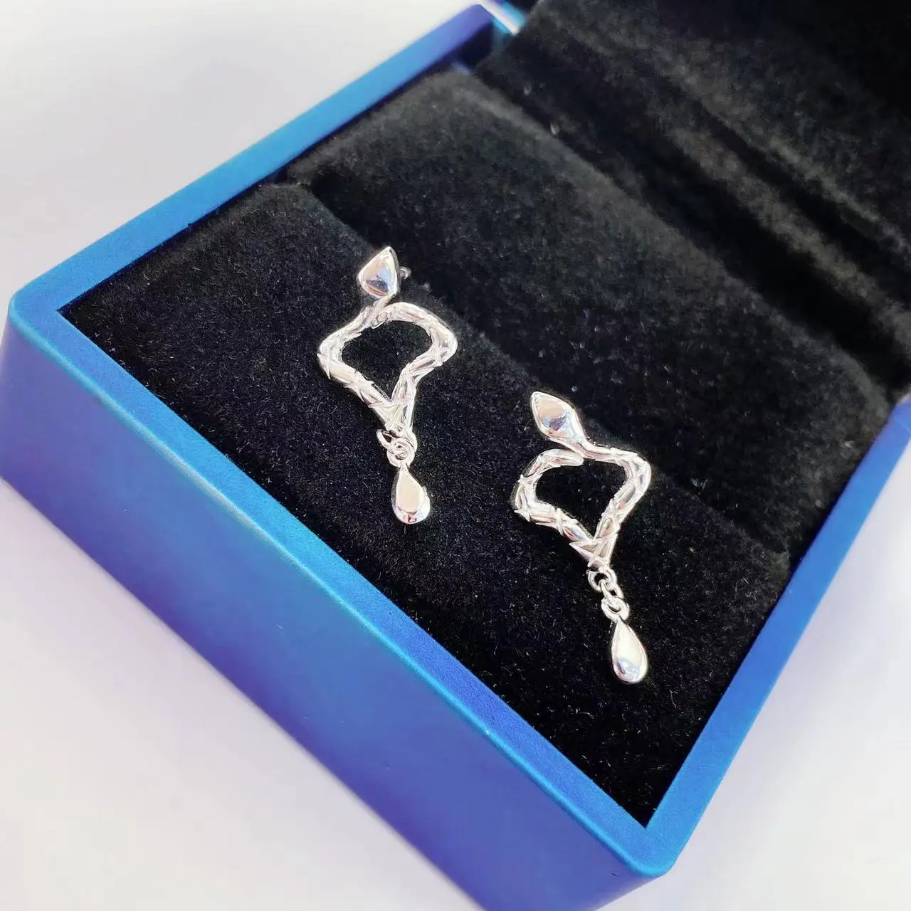 6576号 足银99小灵蛇耳钉小众百搭轻奢小众饰品网红个性耳钉直播