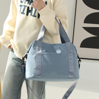 驰豹大容量旅行包轻便防水时尚