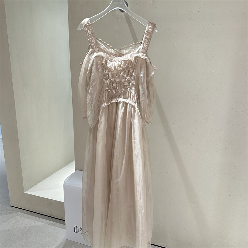 班晓雪banxiaoxue国内代购专柜正品缩花刺绣连衣裙bbd213j105