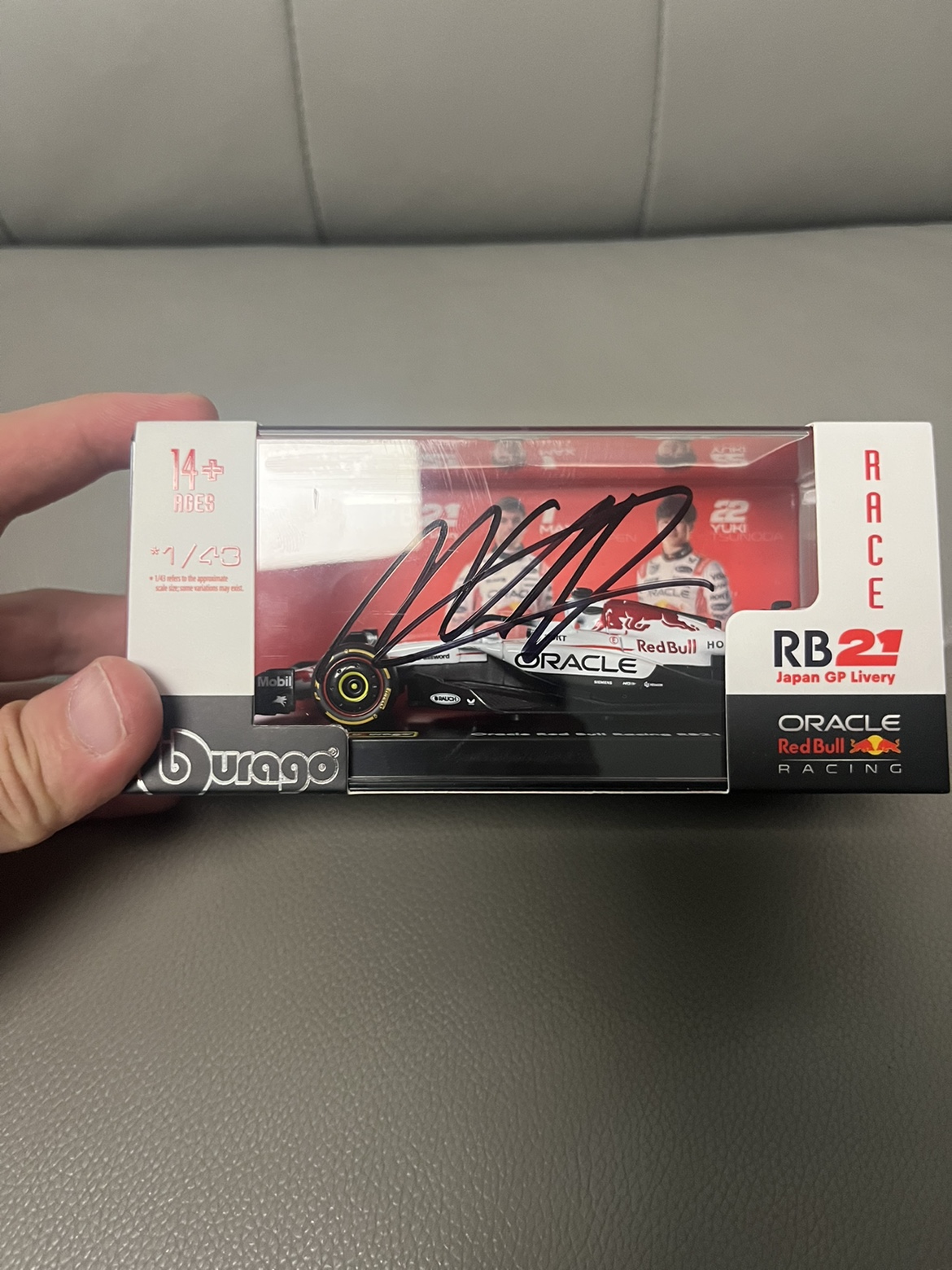 维斯塔潘亲笔签名F1赛车模型