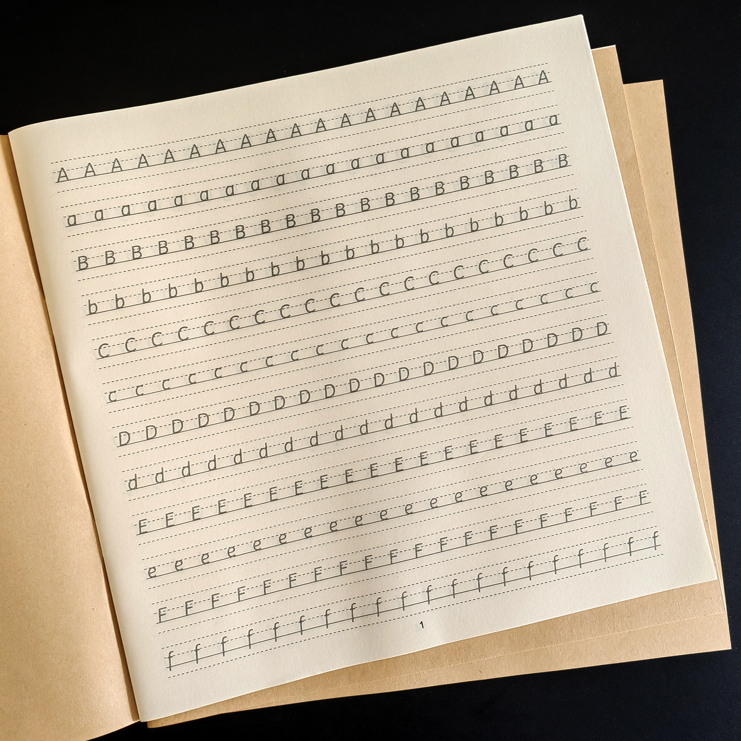 衡水体26个英语字母描红本