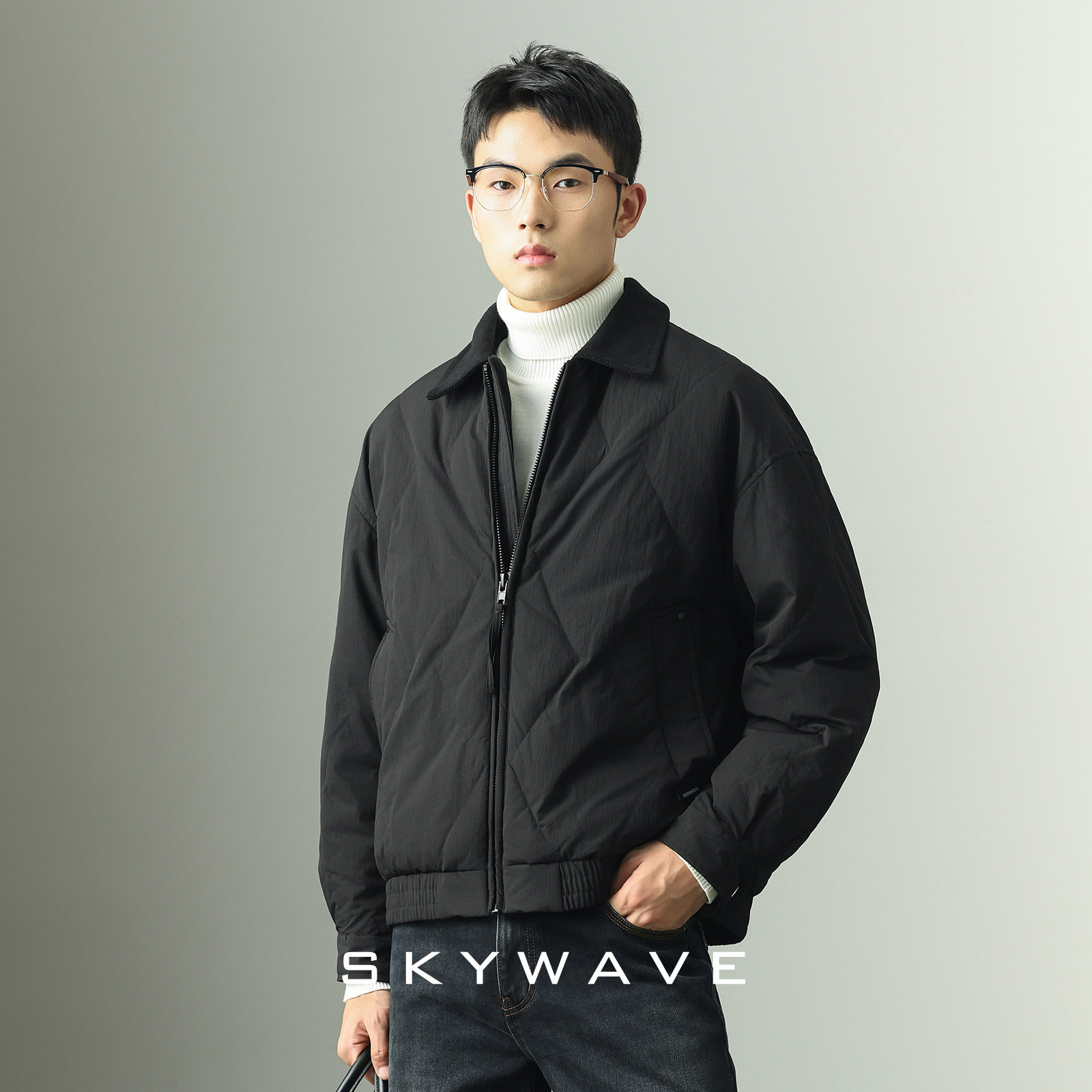 轻奢高级肌理感菱形格翻领羽绒服