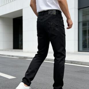 利落时尚 型搭配精致皮牌大牌格调修身 感 版 牛仔男触感柔软舒适经典