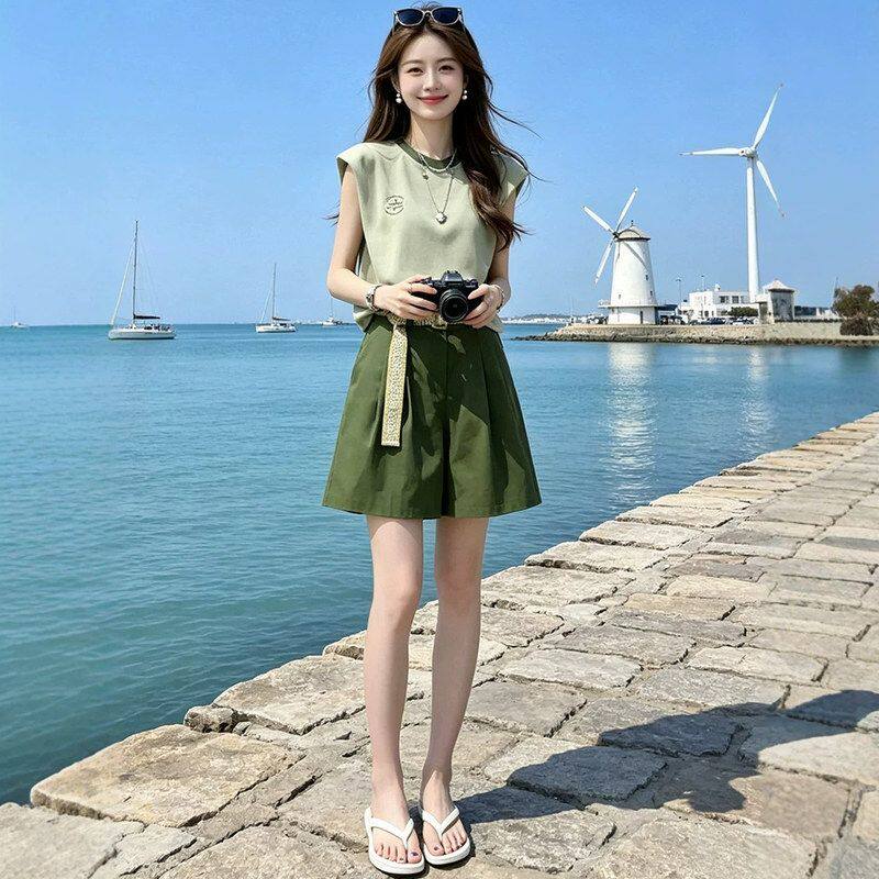 减龄洋气时尚休闲运动无袖上衣短裤流行穿搭一整套装女2026新款夏