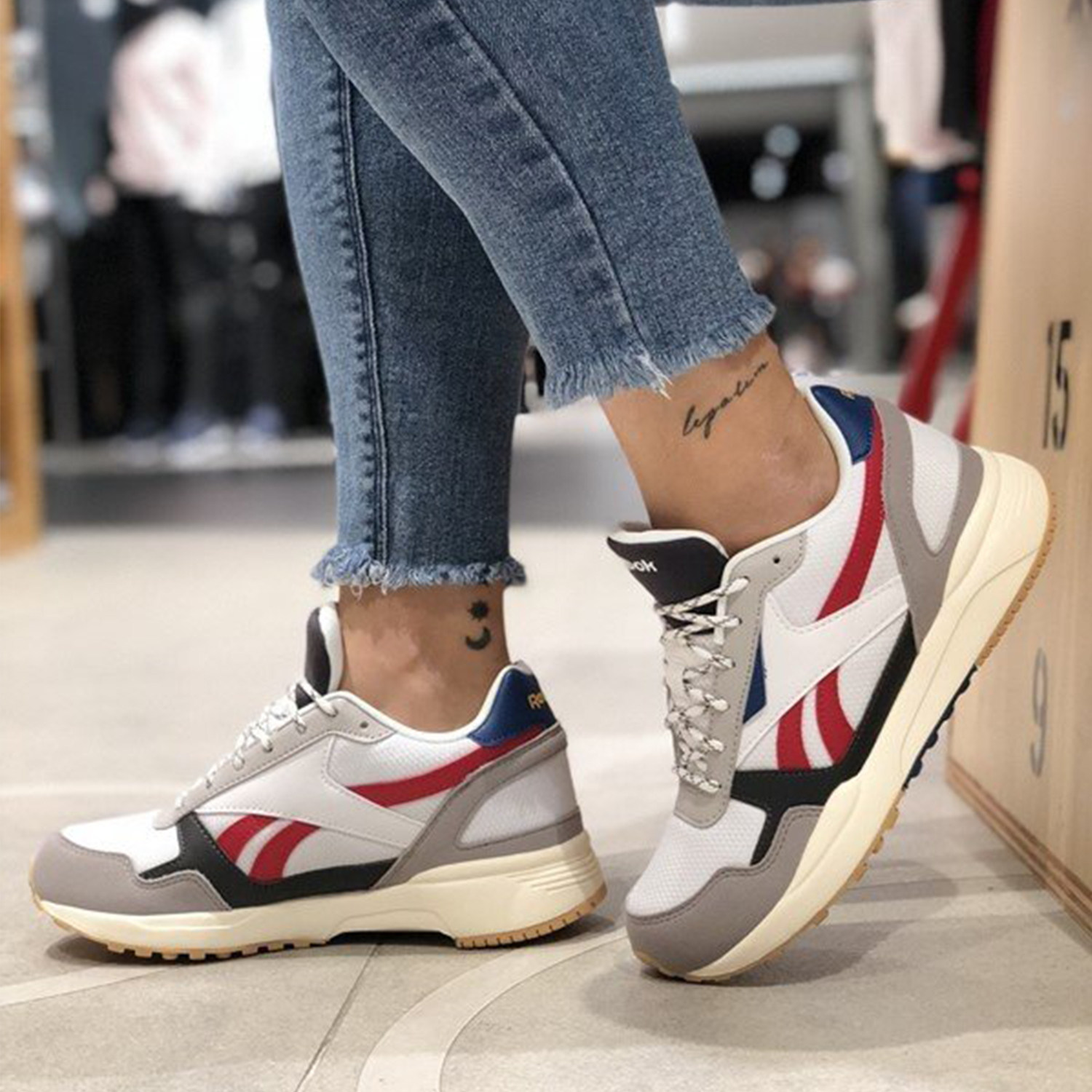 【瑕疵清仓】Reebok/锐步 男女轻便透气运动休闲跑步鞋 FW4850