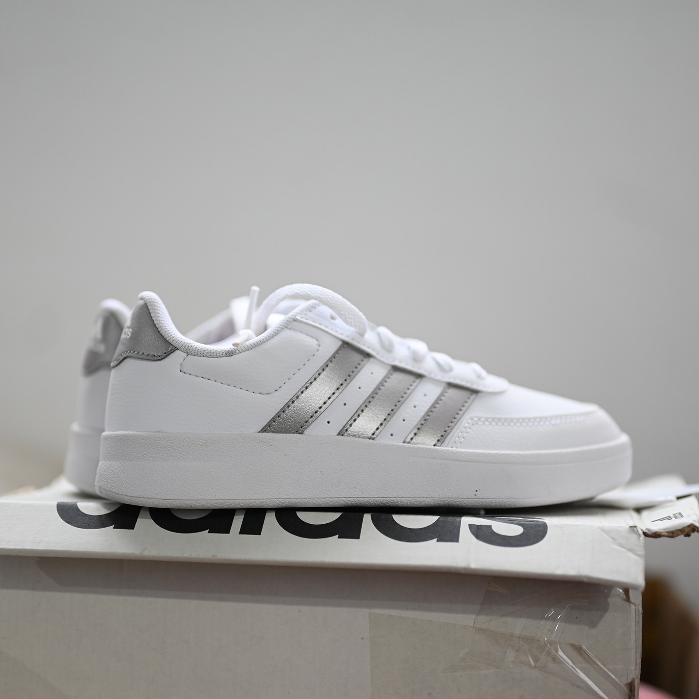 Adidas/阿迪达斯 Breaknet 2.0 女子轻便耐磨休闲板鞋HP9440 9445