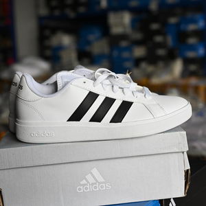 Adidas/阿迪达斯 男女小白鞋防滑轻便运动板鞋 GW9250 52 61 63