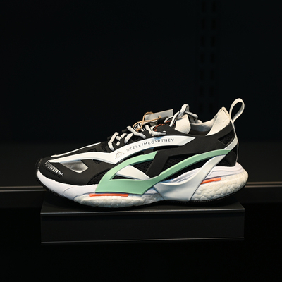 Adidas/阿迪达斯女子减震跑步鞋