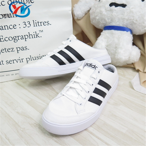 阿迪达斯男女低帮系带板鞋