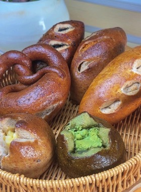 欣小焙夹心全麦碱水面包德国结普雷结手工现烤代餐健康早餐欧包