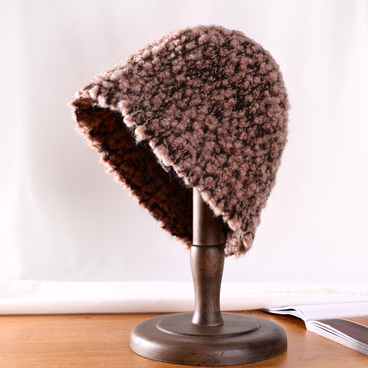 羊羔毛包头帽子女秋冬时尚慵懒风保暖护耳帽粗毛线毛绒针织渔夫帽