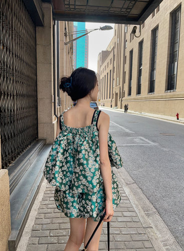 少女甜美刺绣夏季背心套装花苞裙