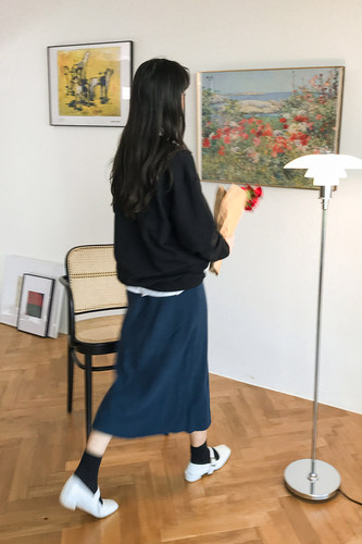 春夏百搭显瘦侧开叉针织半身裙