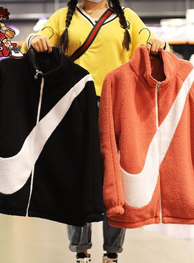 Nike大勾羊羔绒毛粉白夹克外套