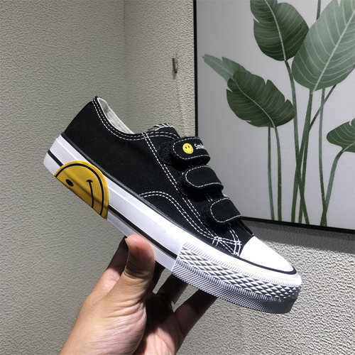 四季款浅口圆头魔术贴显瘦帆布鞋