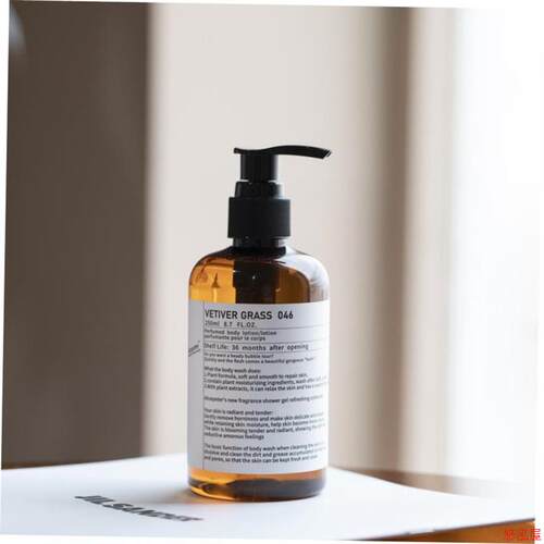香水沐浴露檀香清爽 Perfume Body Wash Sandalwood Refreshing