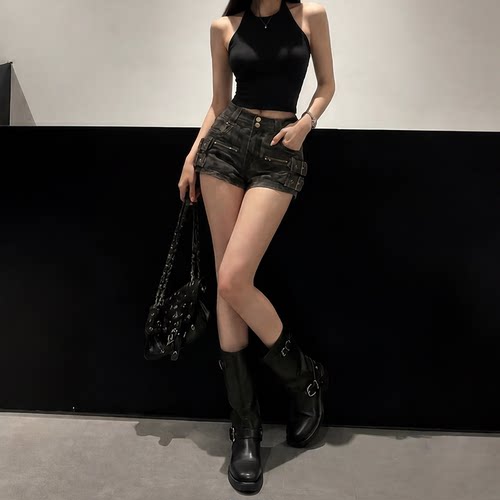 复古高腰迷彩铆钉牛仔热裤修身