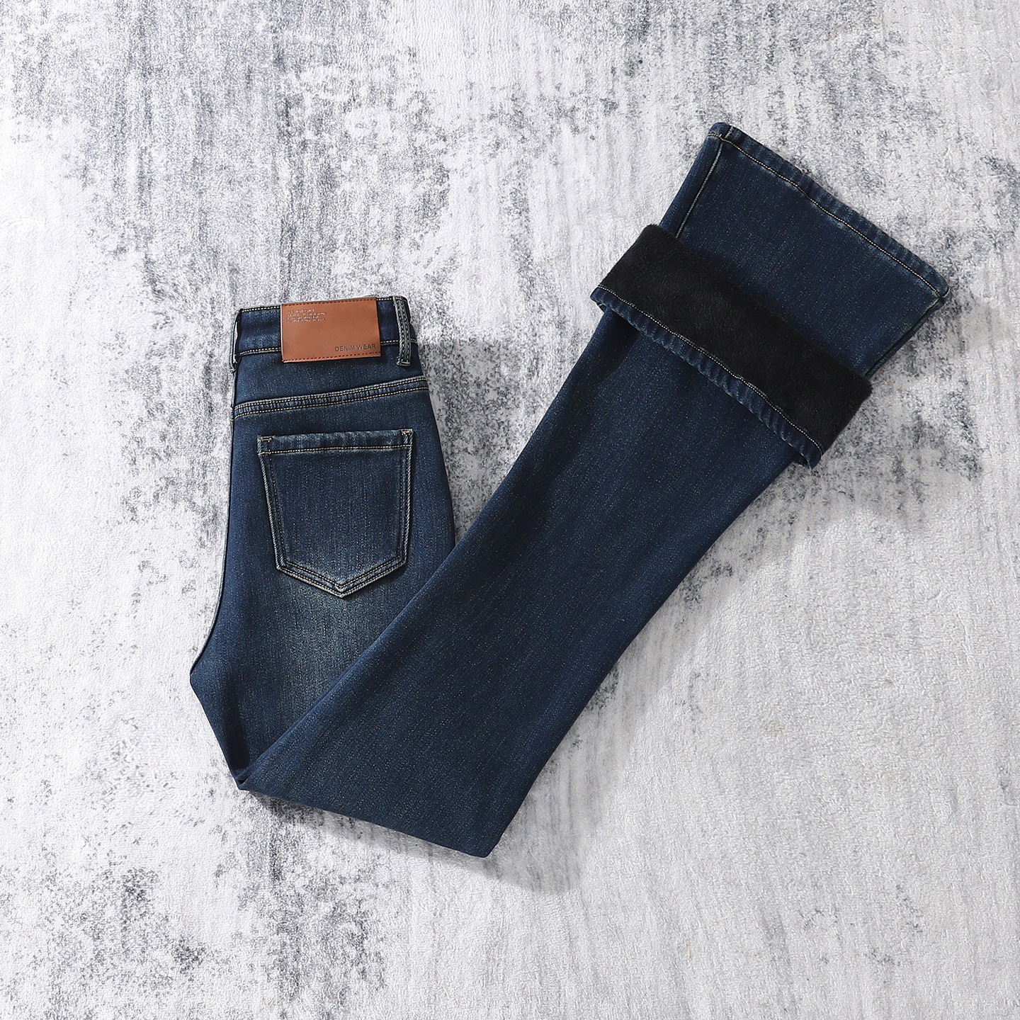 艾格加绒喇叭牛仔裤女2025秋冬新款弹力高腰显瘦拖地马蹄裤子