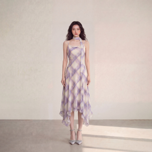 艾格法式 显瘦高级感裙子 紫色格纹吊带连衣裙女不规则下摆长裙大码