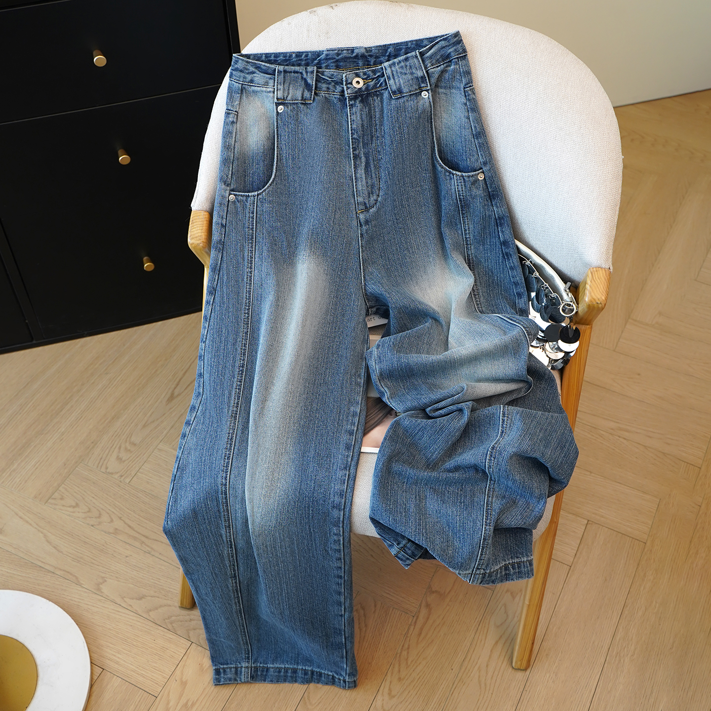 艾格2025秋冬新款复古弯刀阔腿裤休闲裤正品水洗蓝色磨白牛仔女裤