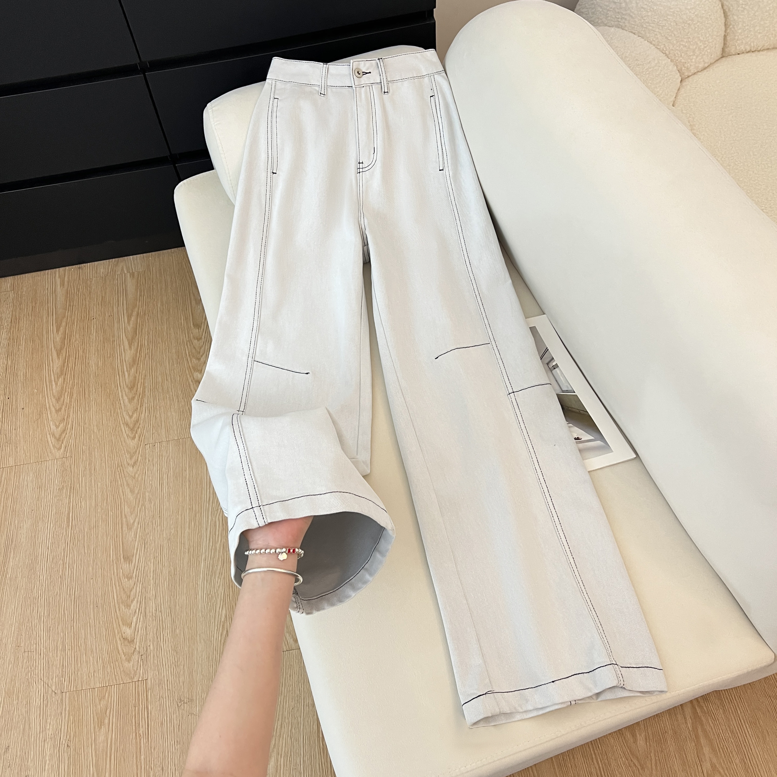 艾格灰白色阔腿牛仔裤女2026新款百搭垂感拼接撞色拖地长裤,女装/女士精品,牛仔裤,淘宝优惠券,粉丝福利购,淘宝优惠卷