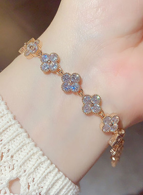 轻奢高级感锆石四叶花几何手链女小清新个性时尚网红手串通勤手饰