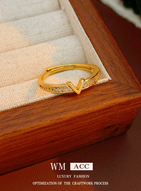 太阳云 气质微镶锆石字母小V字细款戒指简约镀金时尚指环女食指戒