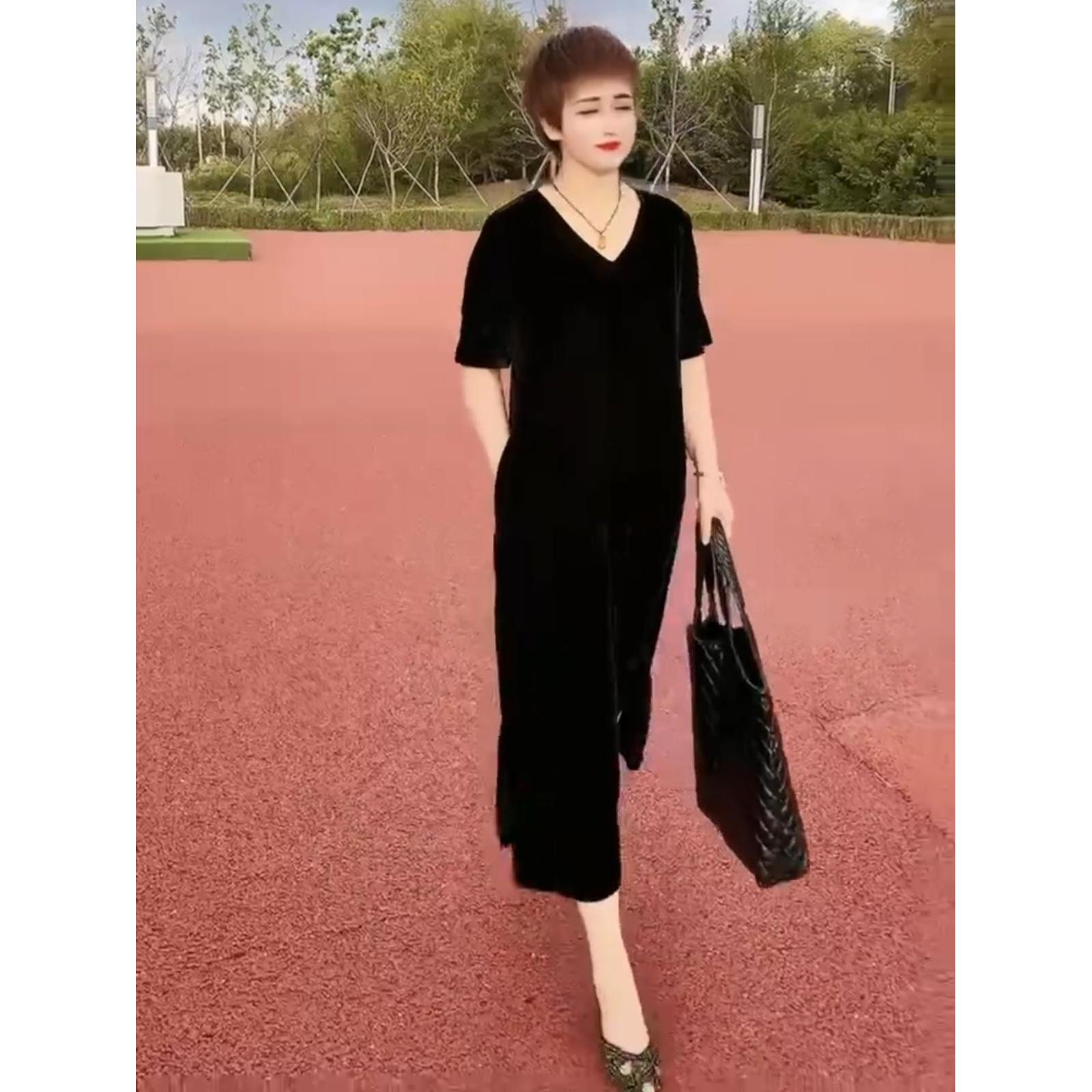 气质鸡心领半袖流行版连衣裙女