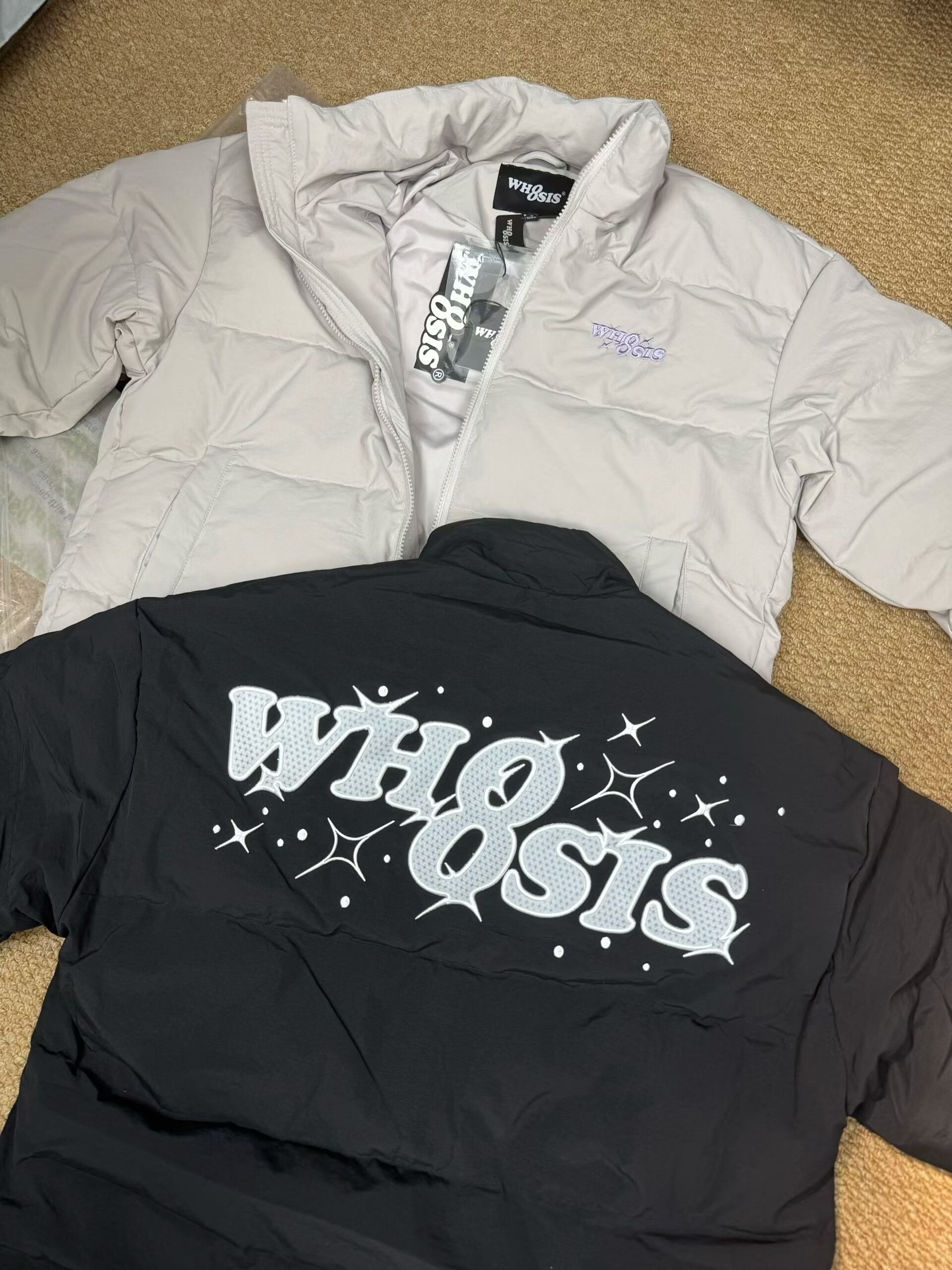 WHOOSIS(不知其名)群星闪耀LOGO刺绣羽绒服外套秋冬保暖简约男