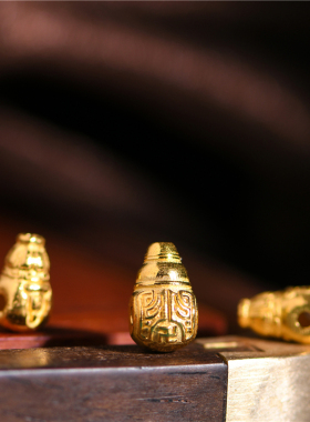手工錾刻古法黄金三通佛头配饰