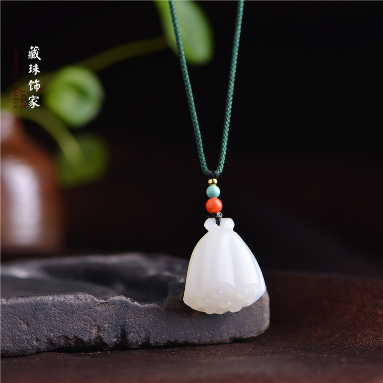 藏珠饰家 天然和田玉籽料吊坠 苏工精雕 莲蓬 留原皮精品08