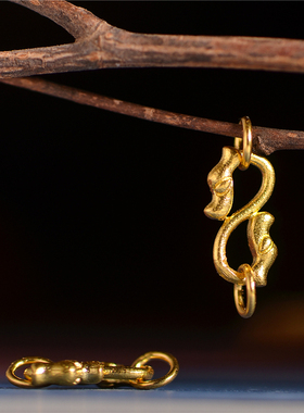 足金手工錾刻黄金双龙扣环卡子