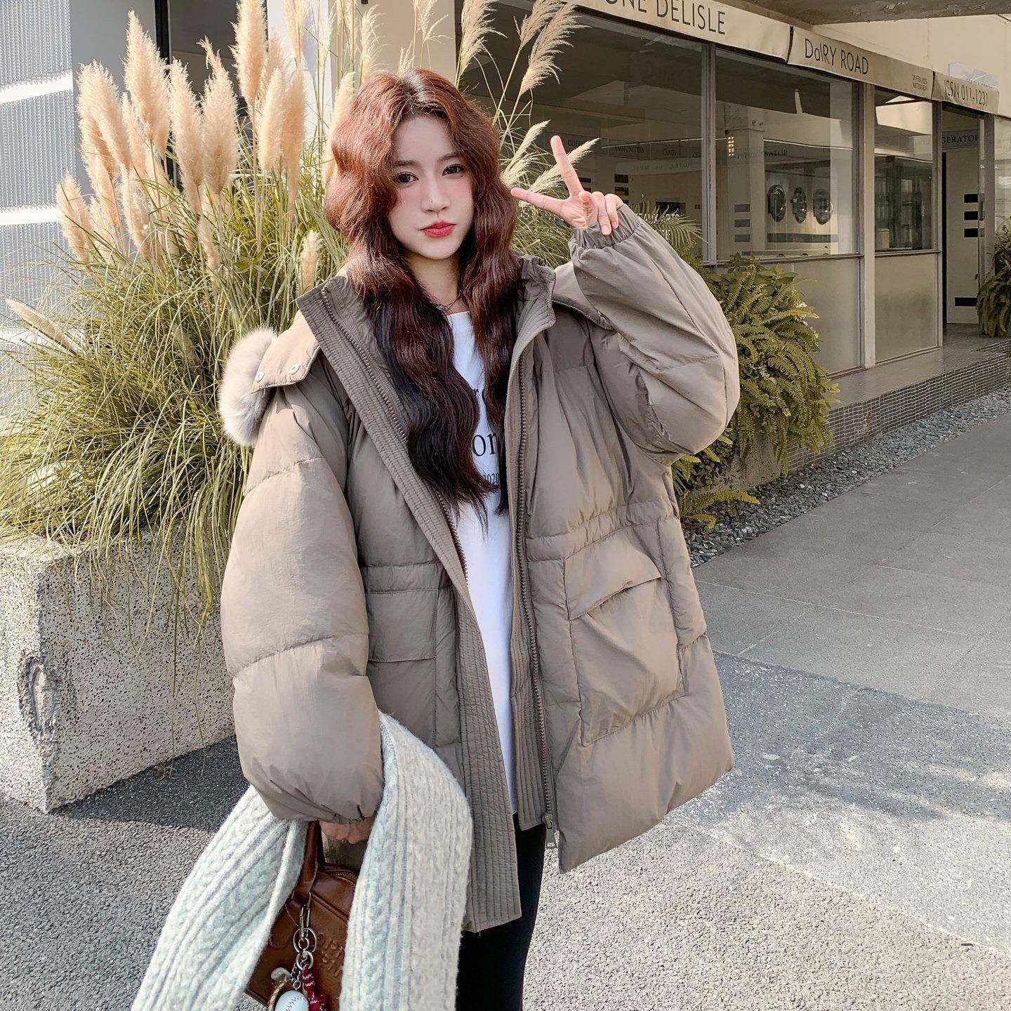 咖色复古大领羽绒保服毛女短款冬新款韩版b199-W50加厚白暖鸭绒面