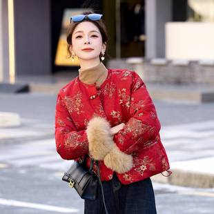新中风红绣色刺盘扣羽绒服女短款式冬季款高新端ZAI8172Q毛领保暖