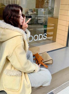 黄色连扣帽奶牛角羊羔毛秋C090-897外女冬新款学院风套仿皮毛一体
