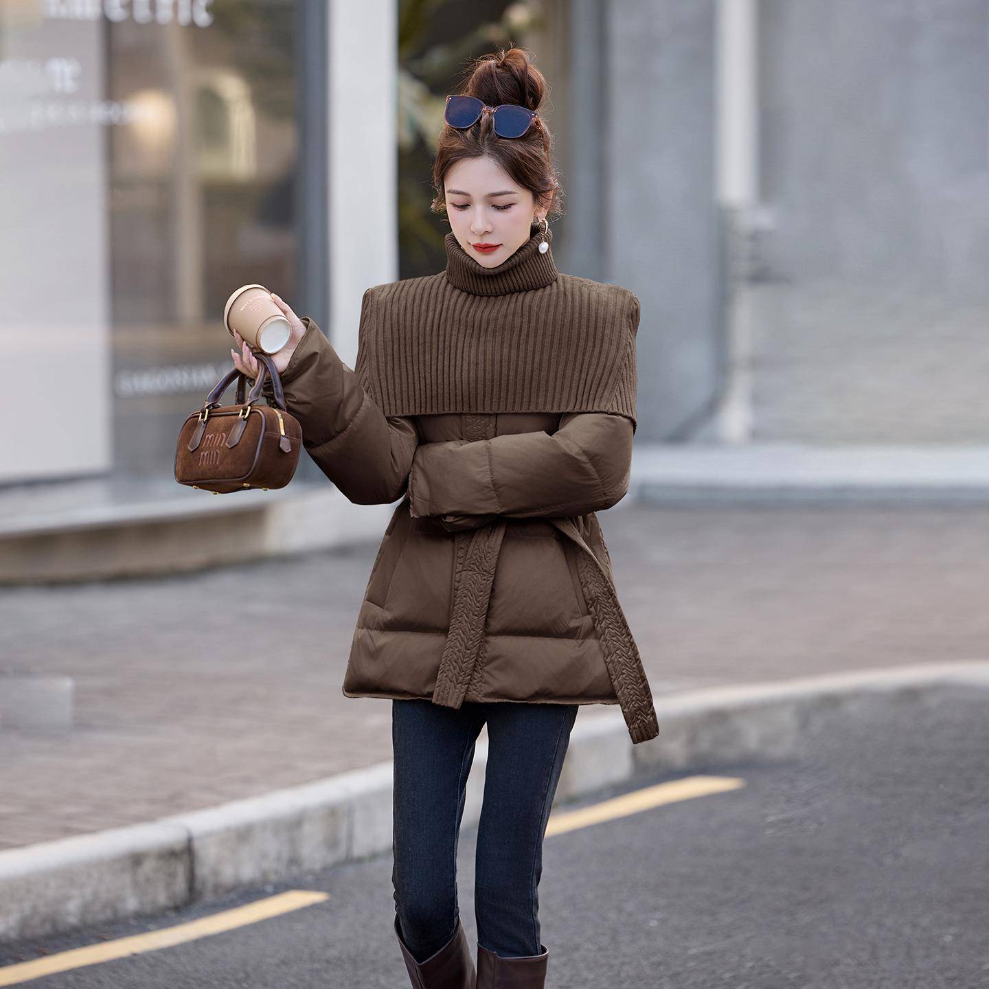 计中长款羽绒服ZGE2588Y女鸭冬季新款收腰系带宽松感面包服白设绒