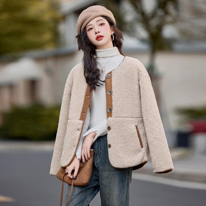 韩系羊羔3毛外套女秋冬Y新款时尚宽松皮毛一体圆领衣上配包包B3YB