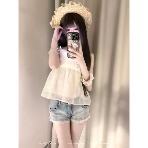 蕾丝拼接显腿长低腰水洗牛仔短裤