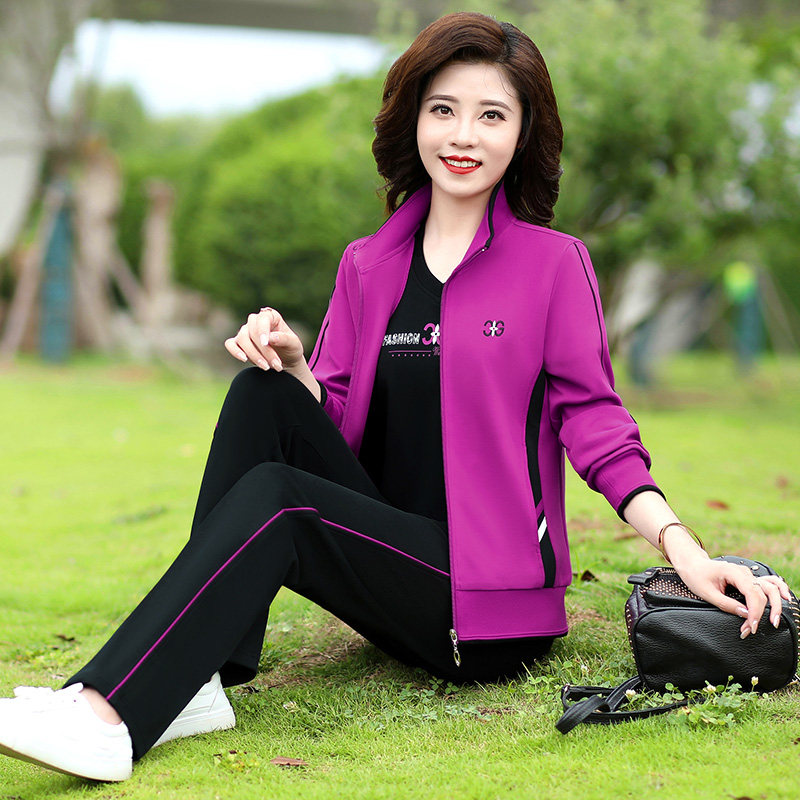 妈妈运动服套装春秋大码三件套新款中老年人女春装洋气上衣