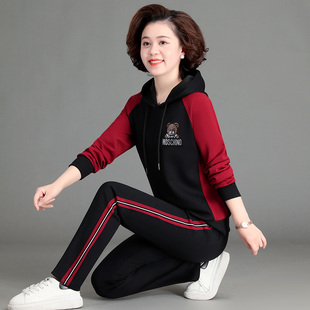 中年妈妈春装卫衣两件套中老年洋气运动套装女士春秋时尚大码上衣