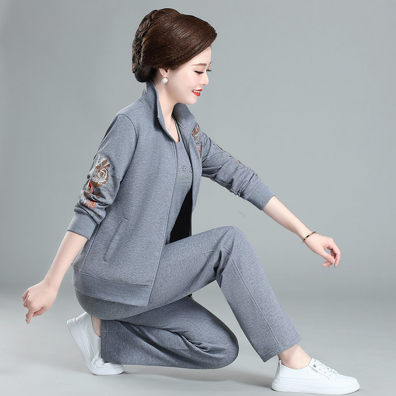 品牌中老年女装妈妈春秋装休闲洋气外套中年人秋季跑步运动服套装