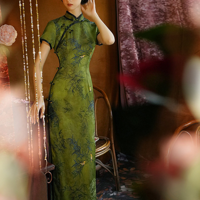 绿色旗袍2025新款女高端大气上档次年轻款少女复古名媛长款连衣裙