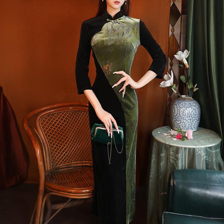 改良版旗袍2024年新款长袖连衣裙高端气质复古中国风长款女秋冬季