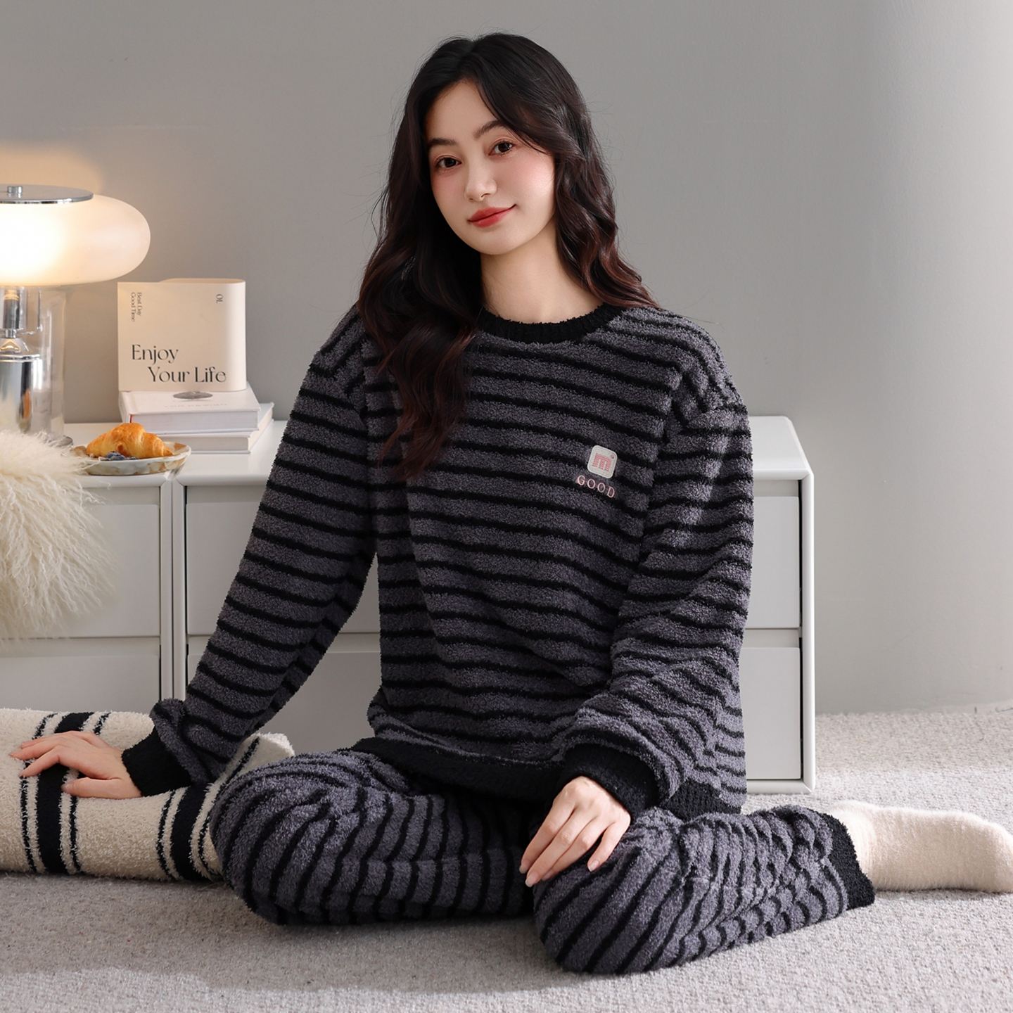 条纹睡衣女珊瑚绒保暖圆领套头加厚半边绒秋冬加绒时尚居家服套装