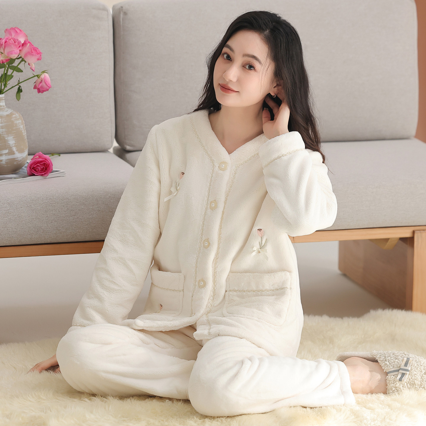 女士法兰绒睡衣冬季纯色简约加厚加绒珊瑚绒保暖开衫家居服可外穿